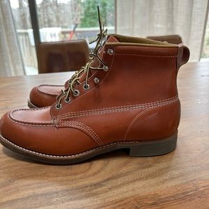 NWOT Chippewa Moc Toe Boots
